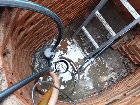 Откачка воды из колодца